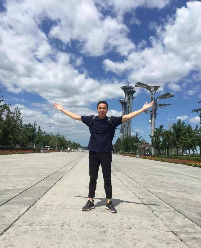 林东的第一张照片--台北交友中心