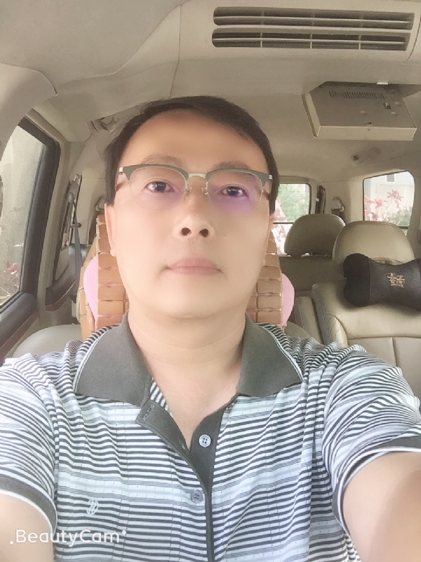 棄天帝的第一张照片--台北交友中心