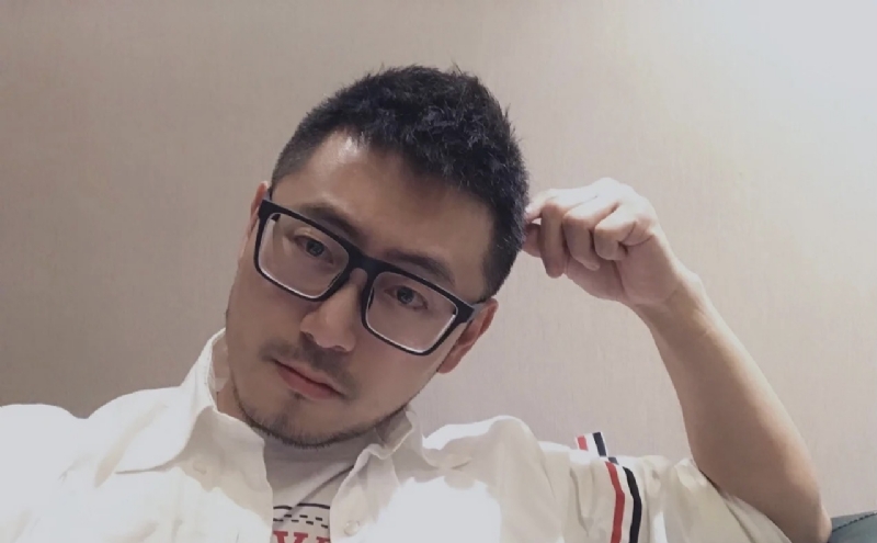 铭哲的第一张照片--台北交友中心